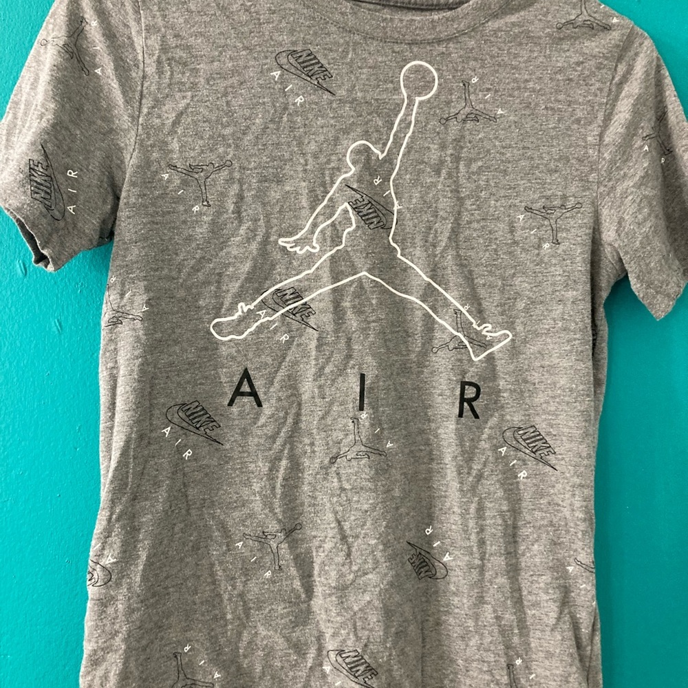 Nike Jordan shirt medium 10-12